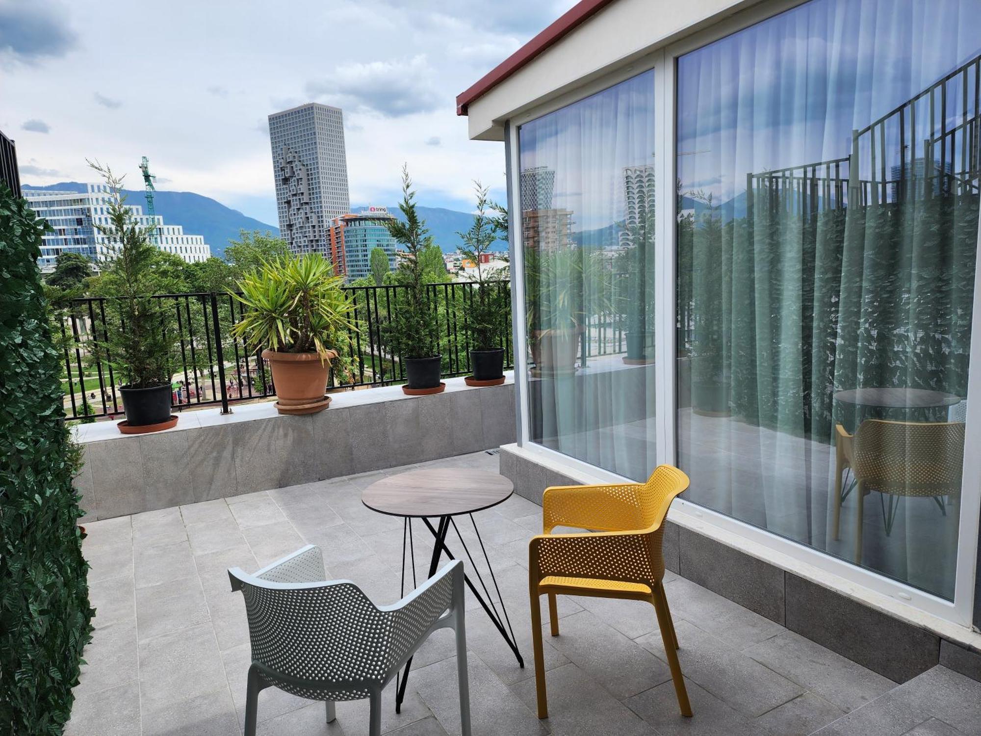 Penthouse With A City View Tiranë Ngoại thất bức ảnh