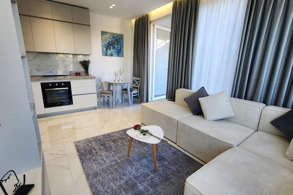 Penthouse With A City View Tiranë Ngoại thất bức ảnh