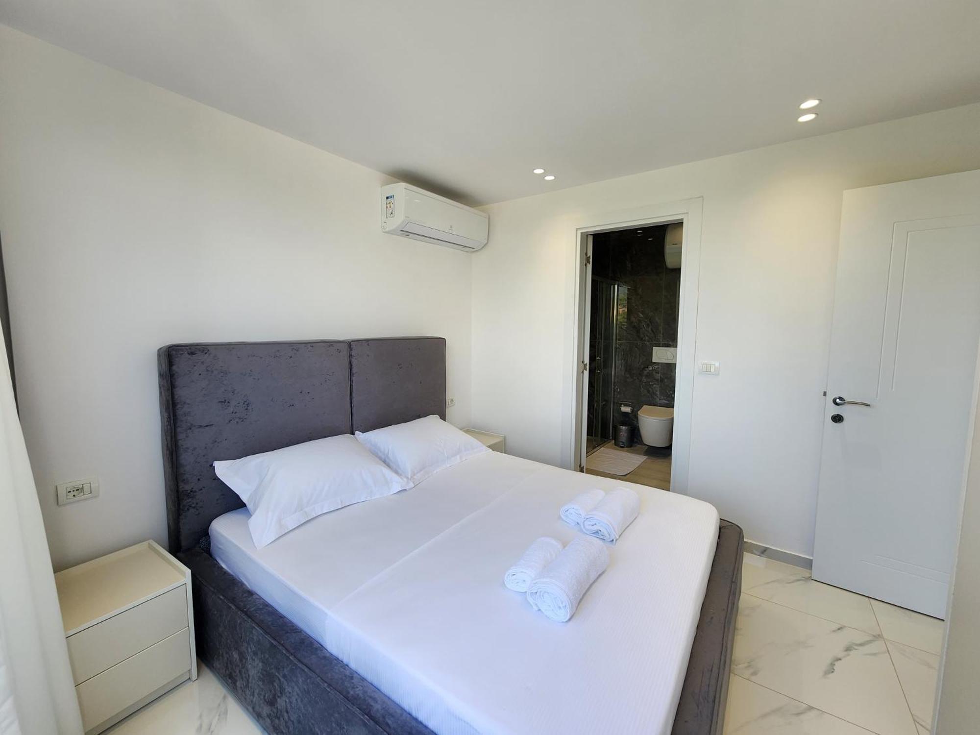 Penthouse With A City View Tiranë Ngoại thất bức ảnh